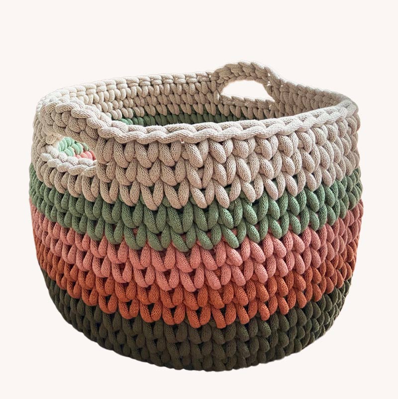 Großer Jumbo Aufbewahrungskorb mit Holzboden - gestreift in den Farben avocado, terracotta, blush, eucalyptus und beige