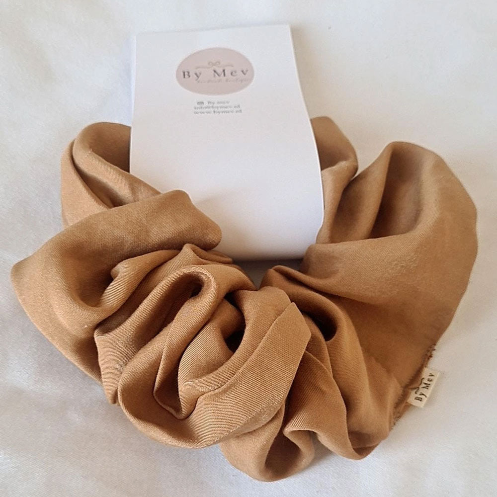 XL-Scrunchy in der Farbe Caramel