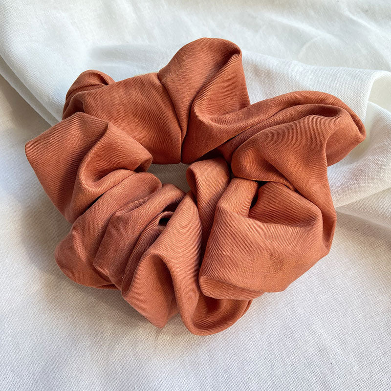 XL-Scrunchy in der Farbe Terra