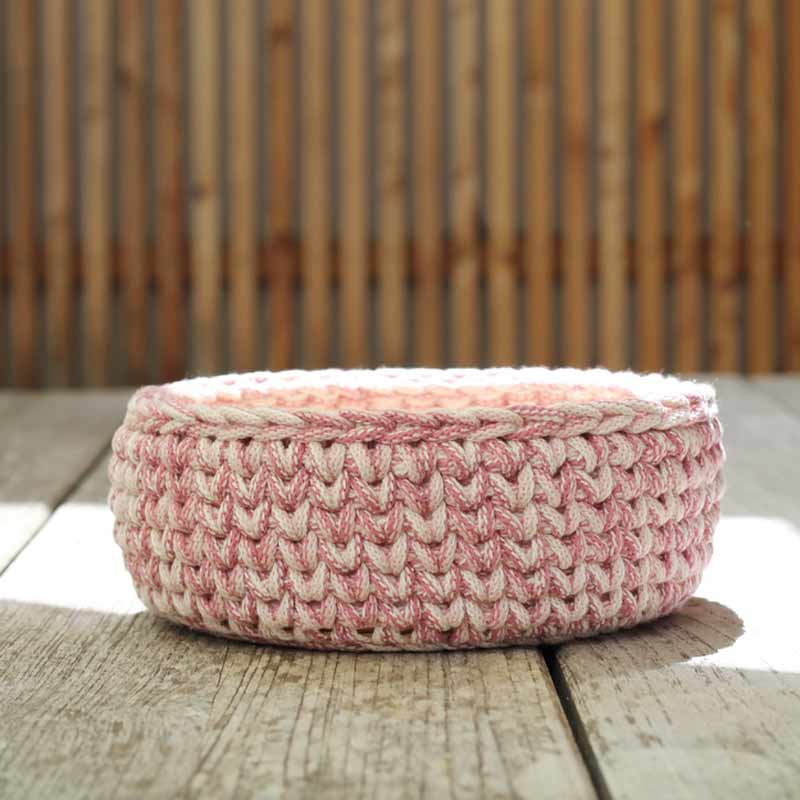 Häkelkorb in der Farbe Magic Pink